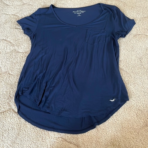 Hollister Tops - Hollister women’s size medium color navy short sleeve